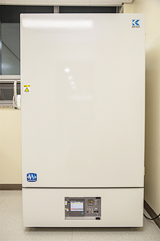 초저온 냉동고 (Deep Freezer)